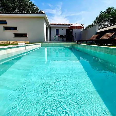 Superbe Neuve+ Piscine En Provence Villa